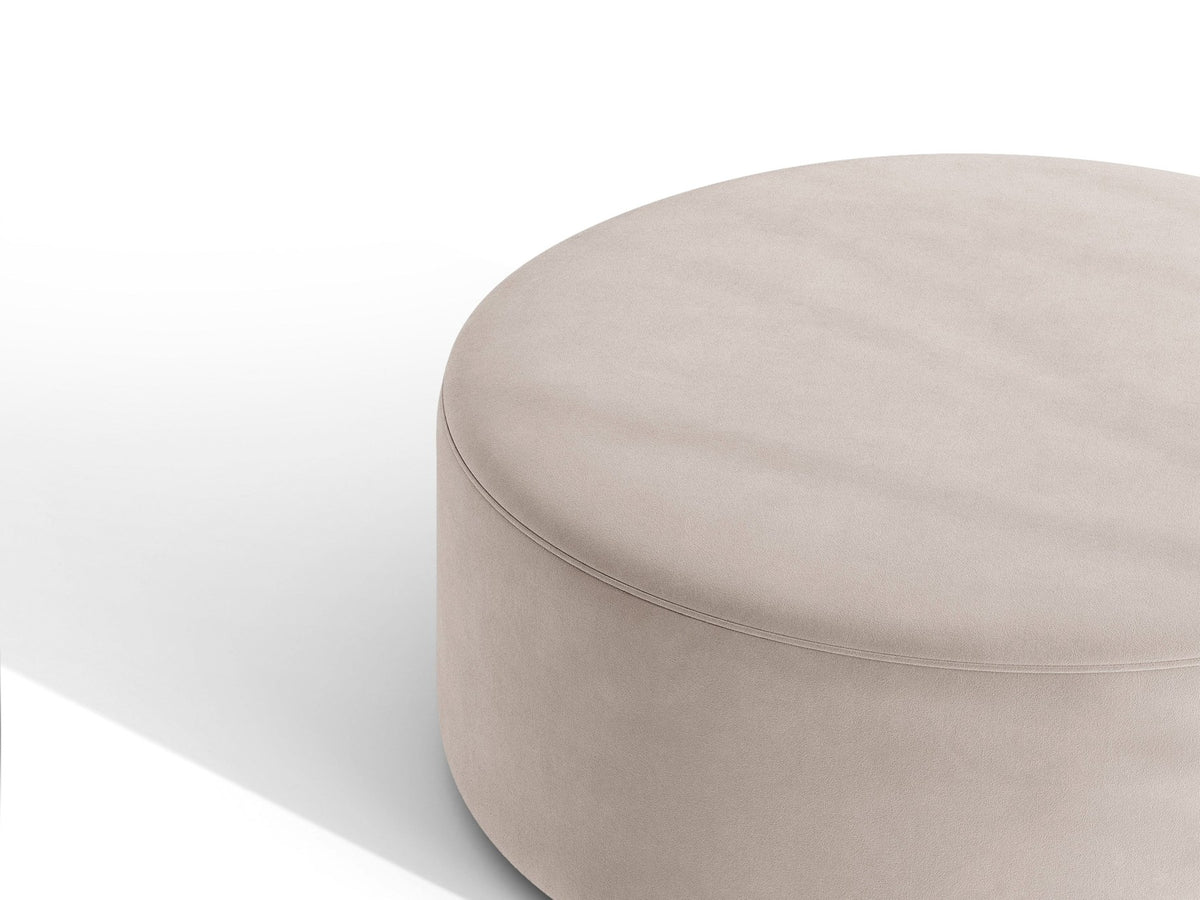 Pouf Dia von Micadoni mit strukturiertem Bouclé-Stoff, quadratischer Sitzfläche und kurzen Beinen aus Polypropylen.