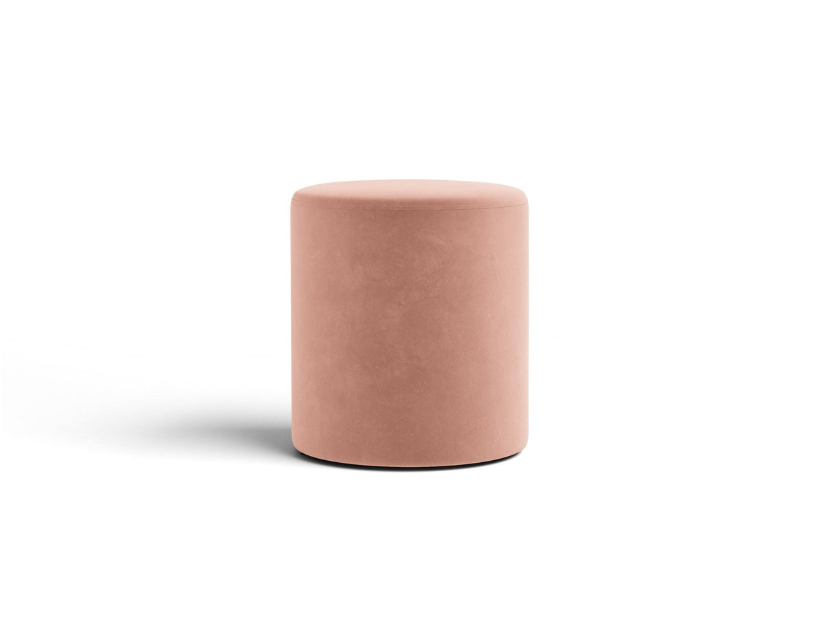 Pouf Dia von Micadoni mit strukturiertem Bouclé-Stoff, quadratischer Sitzfläche und kurzen Beinen aus Polypropylen.