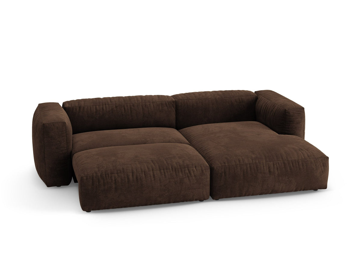 Micadoni Martina Ecksofa mit Schlaffunktion in Schokolade, rechtsseitige Ausrichtung, Veloursstoff Vogue, schwarze Kunststoffbeine.