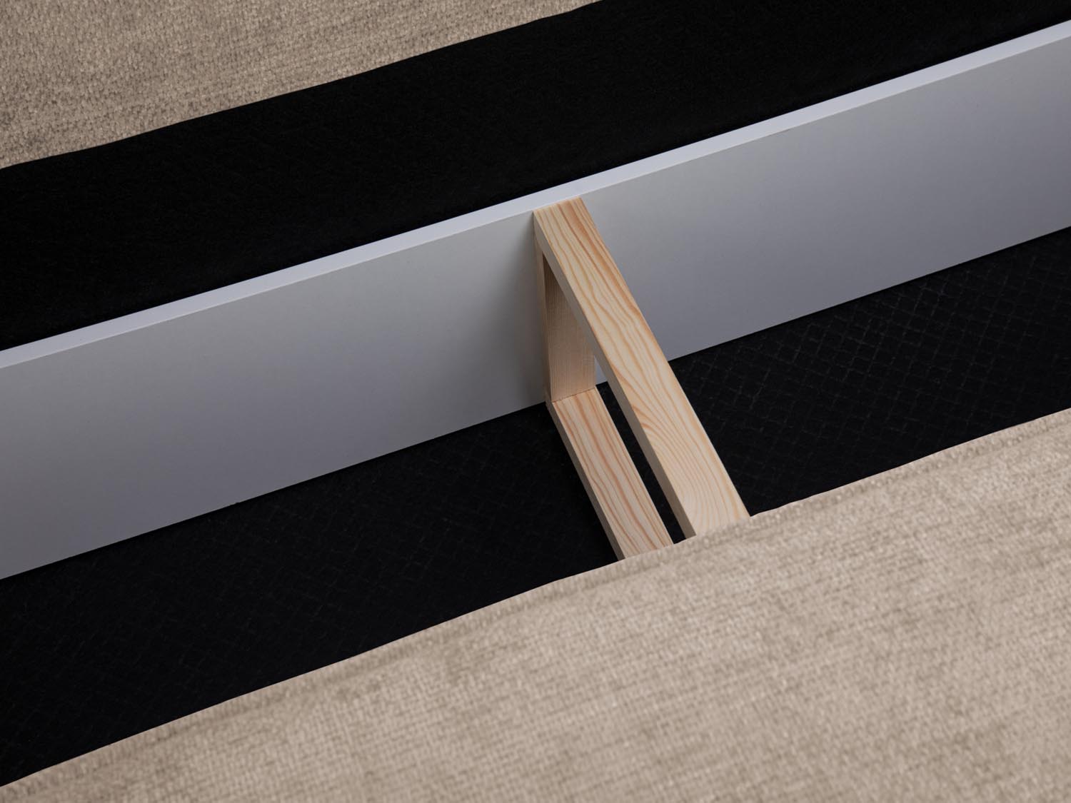 Erleben Sie das Kaelle Ecksofa rechts von Micadoni – ein elegantes 4-Sitzer Sofa mit praktischer Schlaffunktion und Stauraum für Ihr Wohnzimmer!