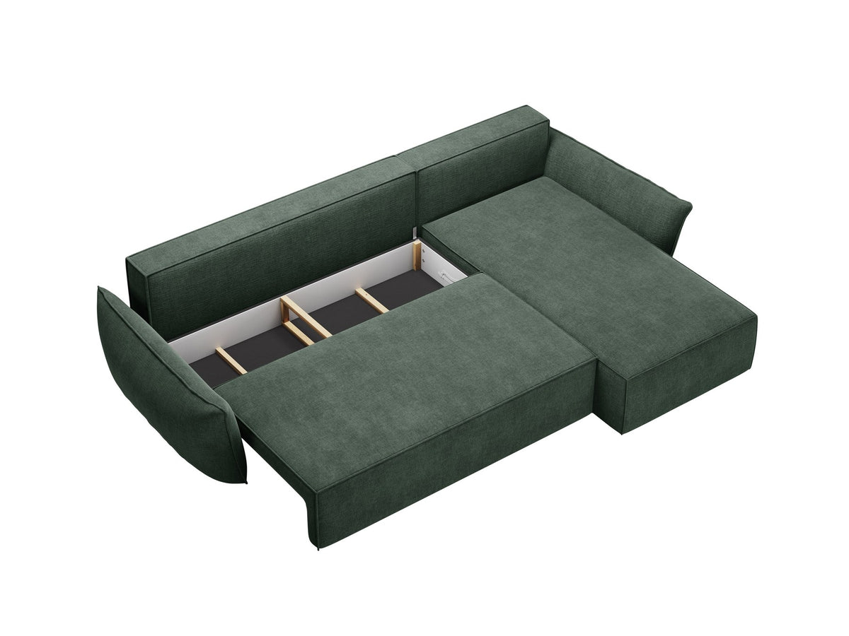 Beige Ecksofa Kaelle von Micadoni mit Chenille-Bezug, schwarzen Kunststoffbeinen und sichtbarem Bettkasten, rechts ausgerichtetes Bettsofa im Wohnraum.