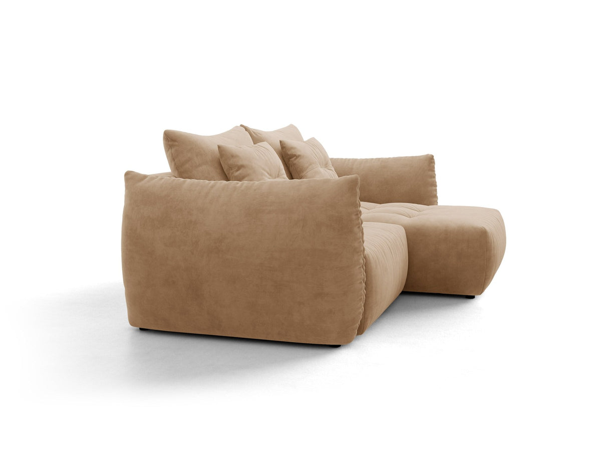Ecksofa Bloom mit Schlaffunktion von Micadoni in Sand, Bettsofa rechts mit Casino-Veloursbezug und schwarzen Kunststoffbeinen.