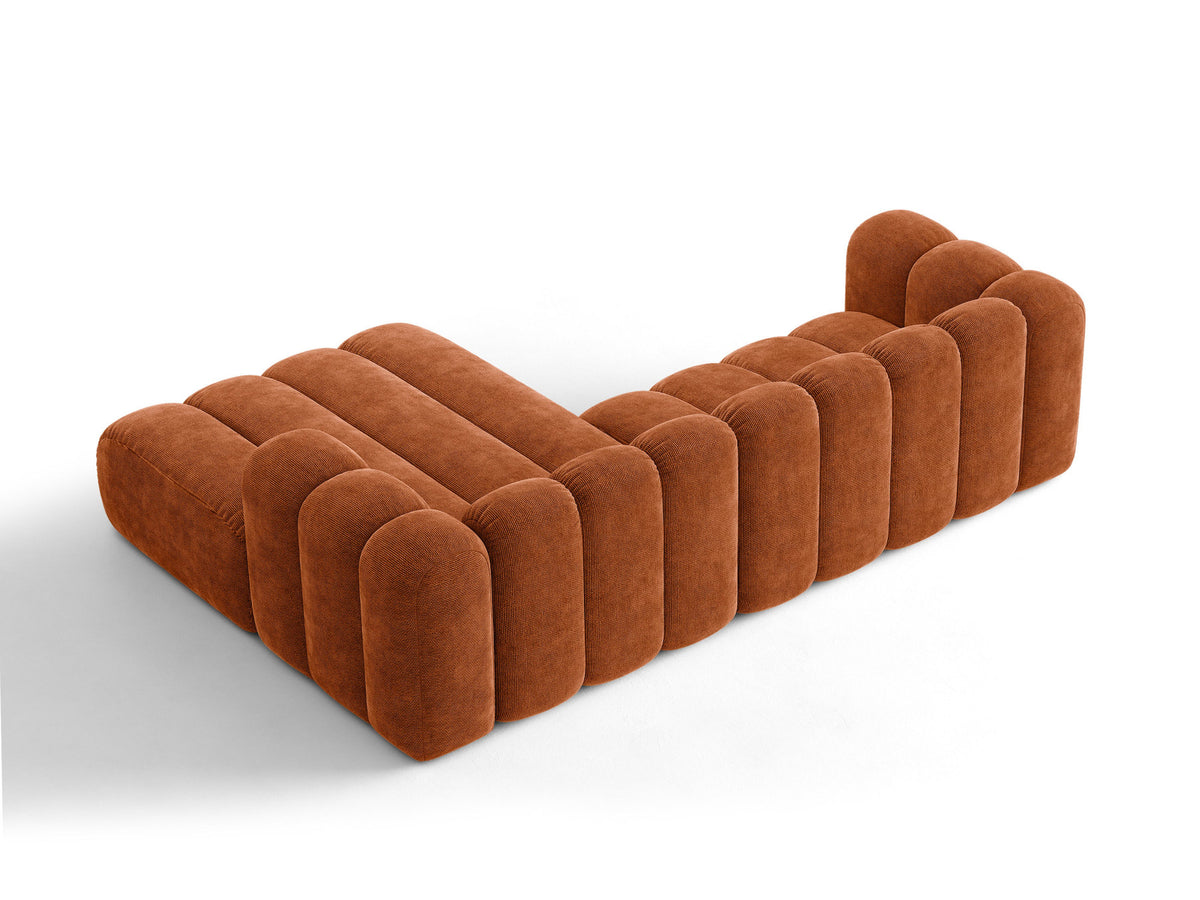 Beiges Ecksofa Lupine von Micadoni mit rechter Ausrichtung, Stoffbezug Eden Pearl, schwarzen Kunststoffbeinen und integriertem Bettkasten.