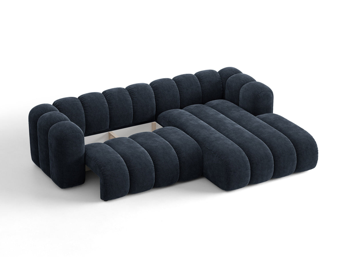 Beiges Ecksofa Lupine von Micadoni mit rechter Ausrichtung, Stoffbezug Eden Pearl, schwarzen Kunststoffbeinen und integriertem Bettkasten.
