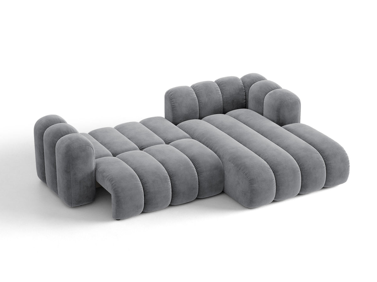 Beiges Ecksofa Lupine von Micadoni mit rechter Ausrichtung, Stoffbezug Eden Pearl, schwarzen Kunststoffbeinen und integriertem Bettkasten.