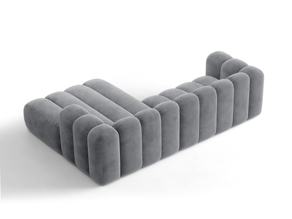 Beiges Ecksofa Lupine von Micadoni mit rechter Ausrichtung, Stoffbezug Eden Pearl, schwarzen Kunststoffbeinen und integriertem Bettkasten.