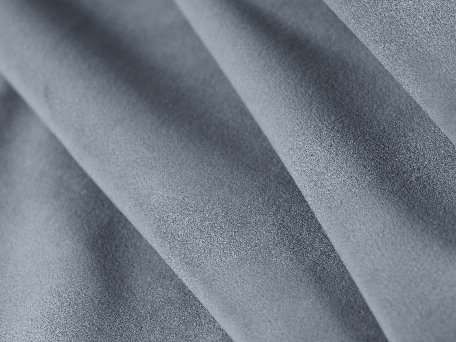 Elegantes, hellblaues 5-Sitzer Ecksofa von Scott mit praktischer Schlaffunktion und integriertem Stauraum, perfekt für stilvolle Wohnräume.