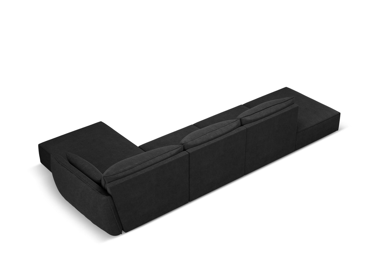 Kaelle Ecksofa rechts 5 Sitzer in Black-Over The Horizon präsentiert im Onlineshop von KAQTU Design AG. Bettsofa rechts ist von Micadoni