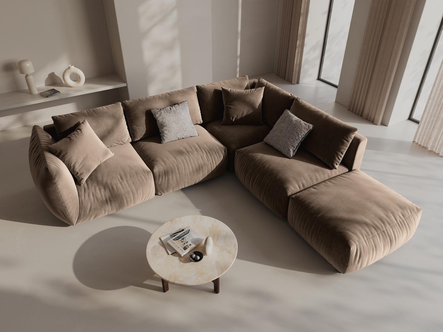 Elegantes Chris Velour Ecksofa in hellem Braun, ideal für stilvolle Wohnräume. Modular und bequem, perfekt für entspannte Abende.