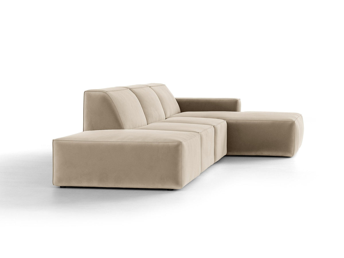 Ecksofa rechts Jodie von Micadoni in Leichtes beige mit Samtstoff-Bezug Venus, modulare Bauweise und schwarzen Kunststoffbeinen.