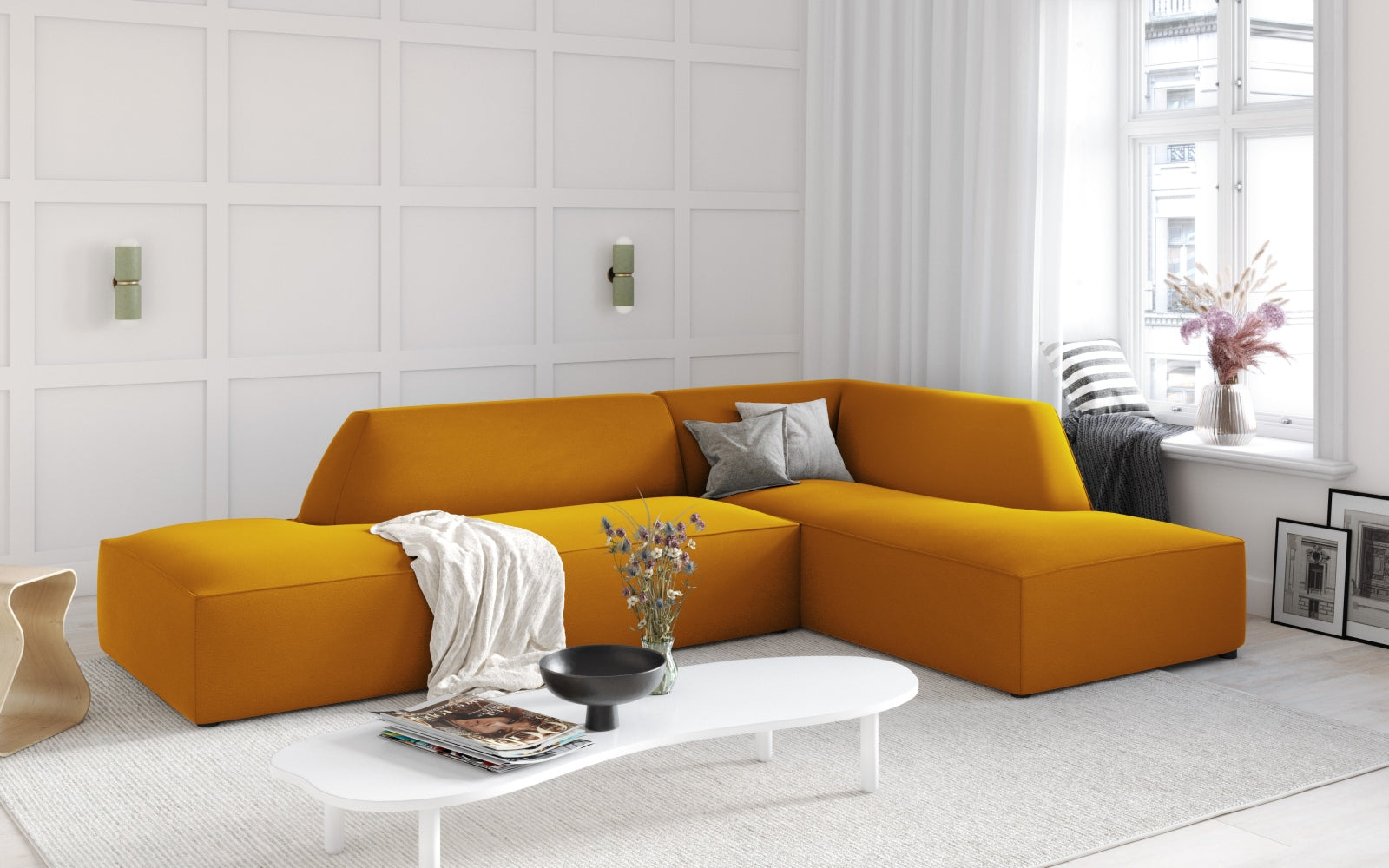 Stylisches Ruby Velour Ecksofa mit offener rechter Seite, ideal für entspannte Stunden. Bietet Platz für bis zu vier Personen und überzeugt durch modernes Design.