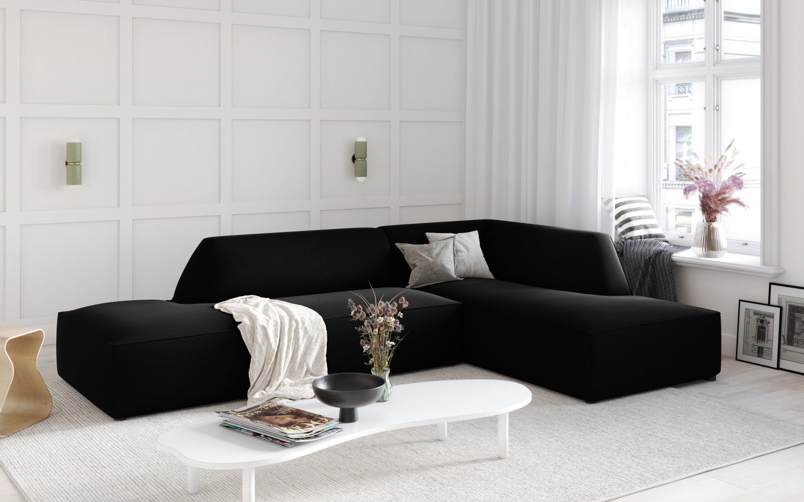 Stilvolles, modulares Ecksofa in edlem Ruby Velour, rechtsseitig, ideal für vier Personen und perfekt für moderne Wohnräume.