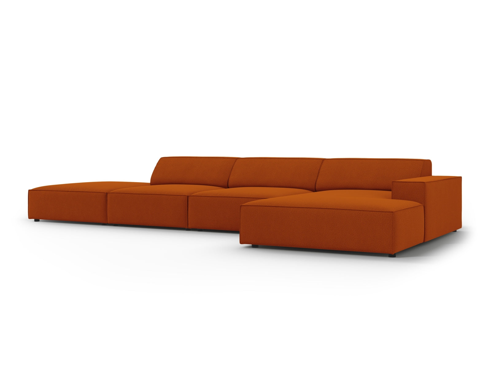 Elegantes Jodie Ecksofa in warmem Terracotta, bietet Platz für fünf Personen und verleiht jedem Raum eine einladende Atmosphäre.