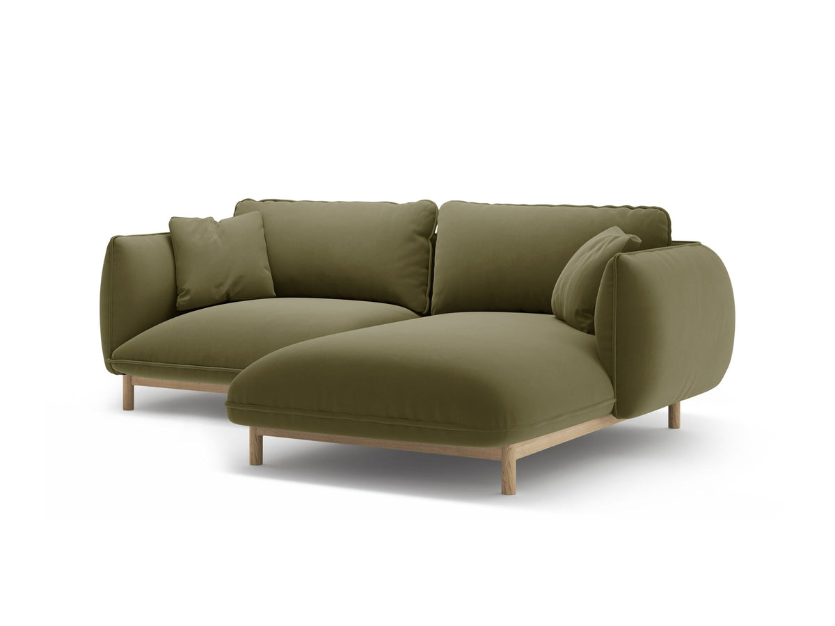Foto des Ada Linkes Ecksofa von Micadoni in Mandel beige: L-Sofa mit rundem Armlehnen-Design, Buchenholzbeinen und Velours-Bezug Casino Lion.