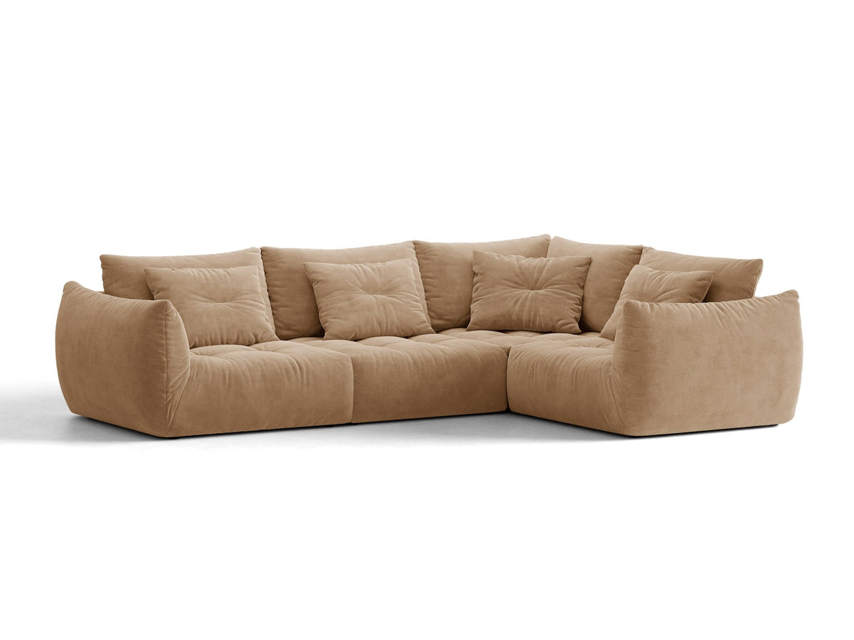 Ecksofa rechts Bloom von Micadoni in leichtem Beige, Veloursstoff Casino Pearl, schwarze Kunststoffbeine, moderne Polstermöbel-Form.
