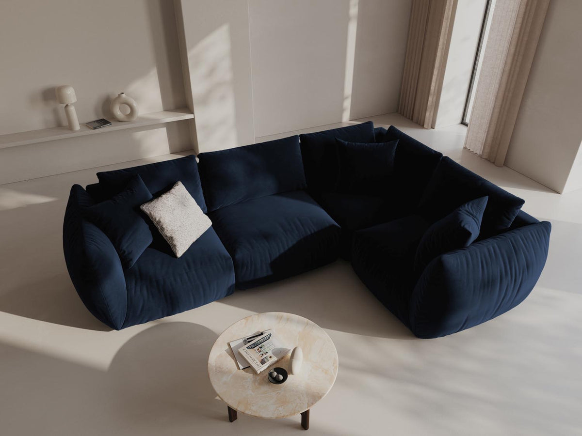 Chris Velour Ecksofa rechts 4 Sitzer in Royal Blue-Casino präsentiert im Onlineshop von KAQTU Design AG. Ecksofa rechts ist von Micadoni