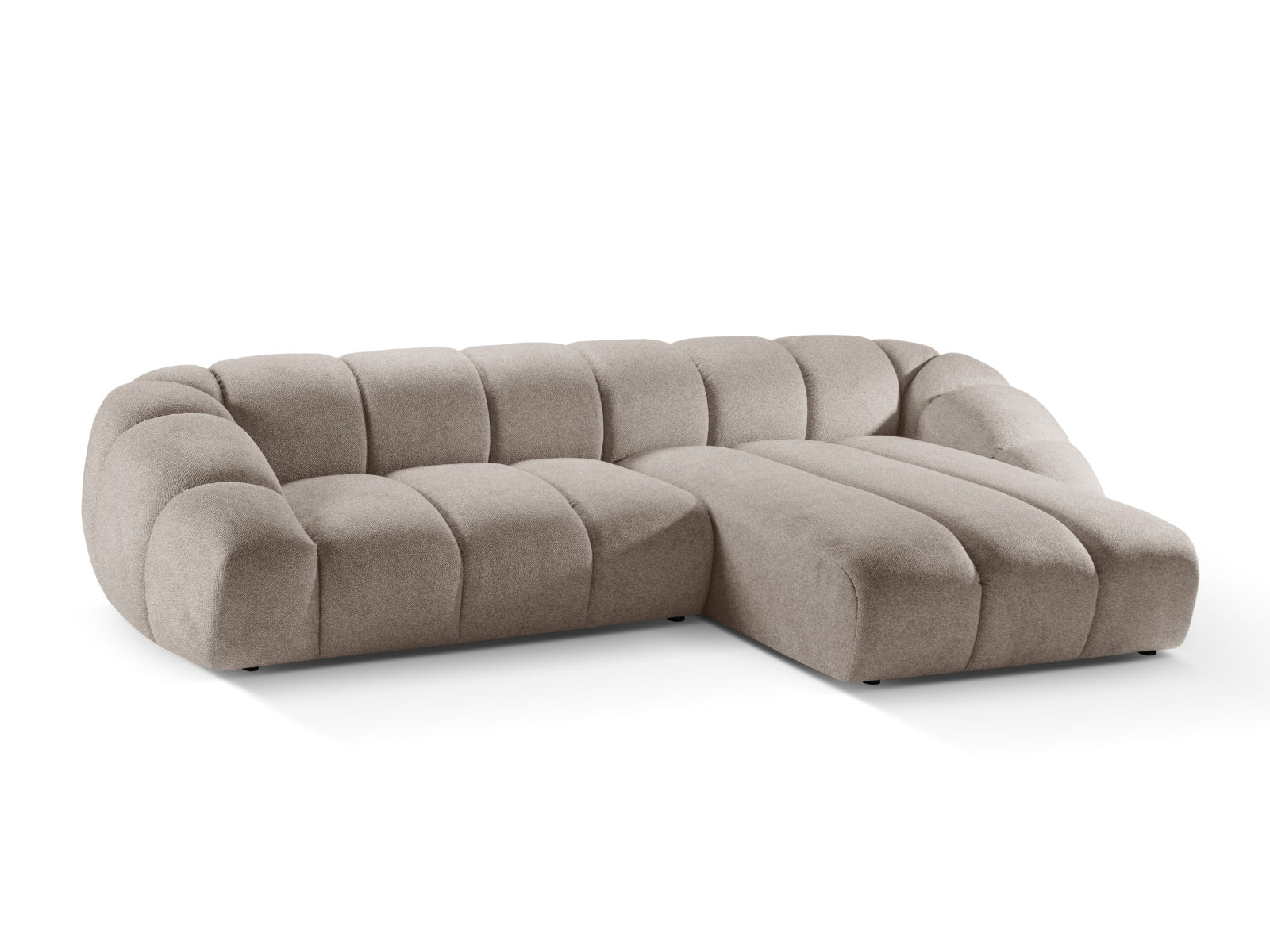 Modernes 4-Sitzer Ecksofa Diana rechts in edlem Dunkelbeige, perfekt für stilvolle Wohnzimmer. Hochwertige Materialien von Micadoni.