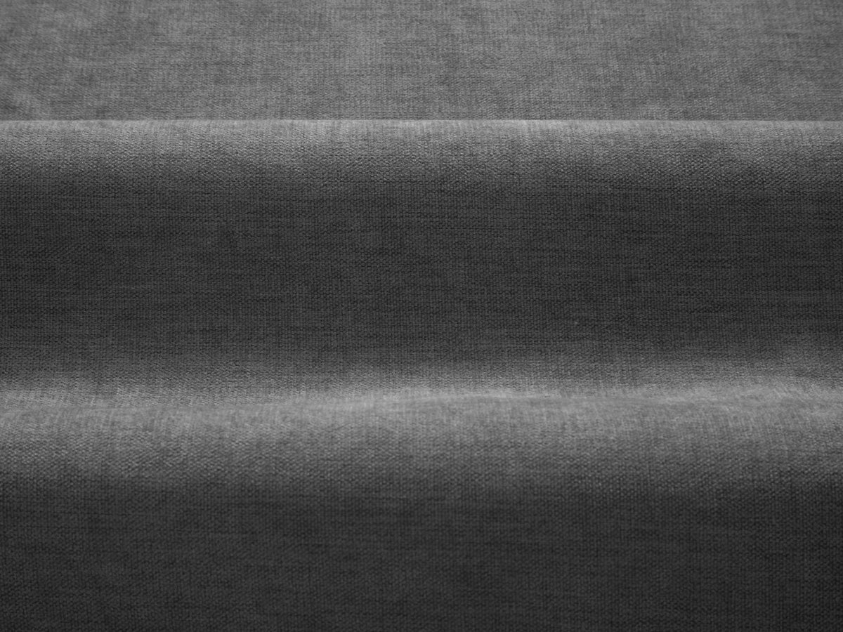 Foto des Ada Linkes Ecksofa von Micadoni in Mandel beige: L-Sofa mit rundem Armlehnen-Design, Buchenholzbeinen und Velours-Bezug Casino Lion.