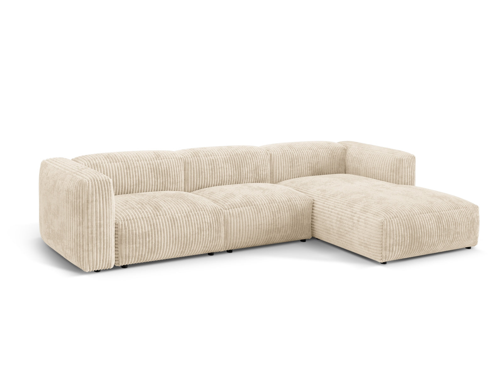 Elegantes Martina Ecksofa in Light Beige-Tilia, 3-Sitzer, modulares Design, ideal für stilvolle Wohnräume, erhältlich bei KAQTU Design AG.