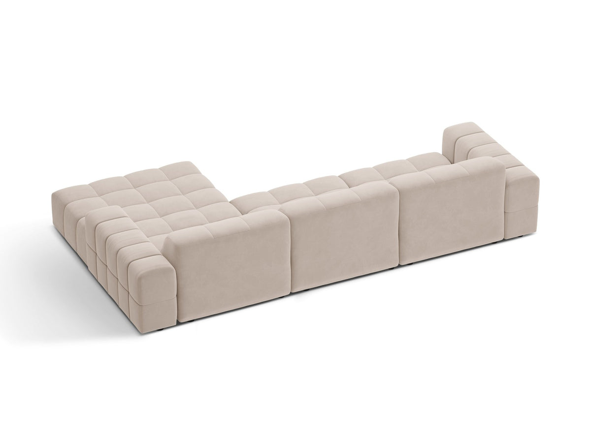 Ecksofa Jennifer von Micadoni in leichtem Beige, L-Form mit rechter Ausrichtung, Bluvel-Stoff und schwarzen Kunststoffbeinen.