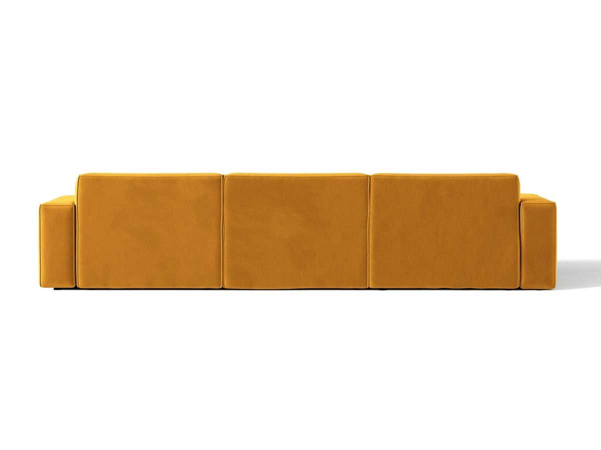 Modulares Ecksofa rechts von Micadoni in leichtem Beige, Samtstoff Venus, mit schwarzen Kunststoffbeinen und niedriger Rückenlehne.