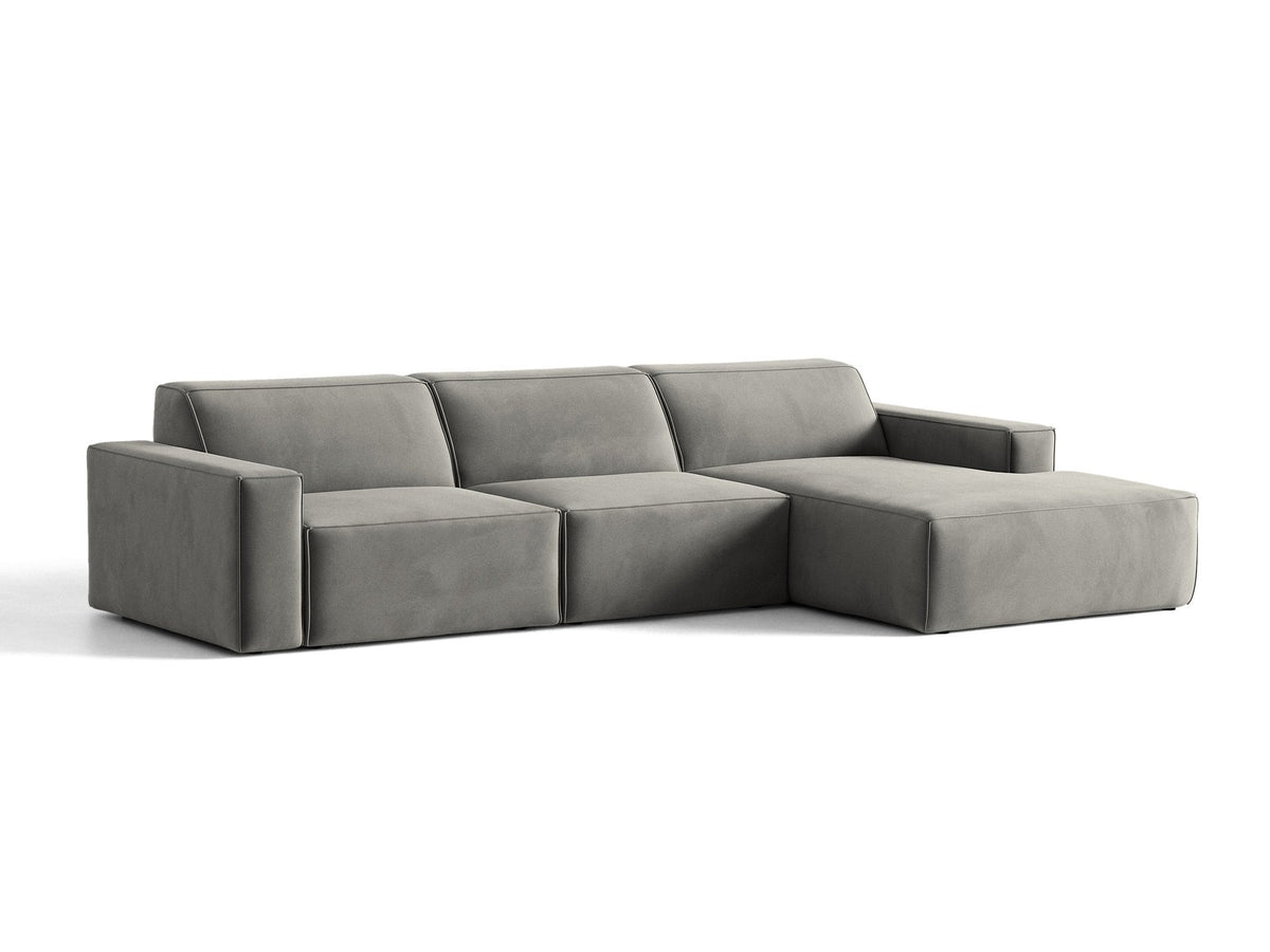 Modulares Ecksofa rechts von Micadoni in leichtem Beige, Samtstoff Venus, mit schwarzen Kunststoffbeinen und niedriger Rückenlehne.