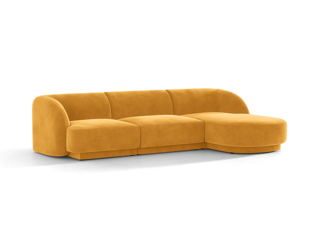 Dunkelbeiges L-Sofa Miley von Micadoni mit Bluvel-Stoffbezug, schwarzen Kunststoffbeinen und modularer Bauweise, rechts ausgerichtet.
