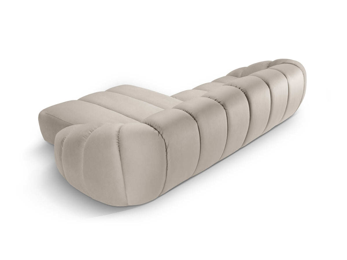 Diana Velour Ecksofa rechts 4 Sitzer in Beige-Salvador präsentiert im Onlineshop von KAQTU Design AG. L-Sofa rechts ist von Micadoni