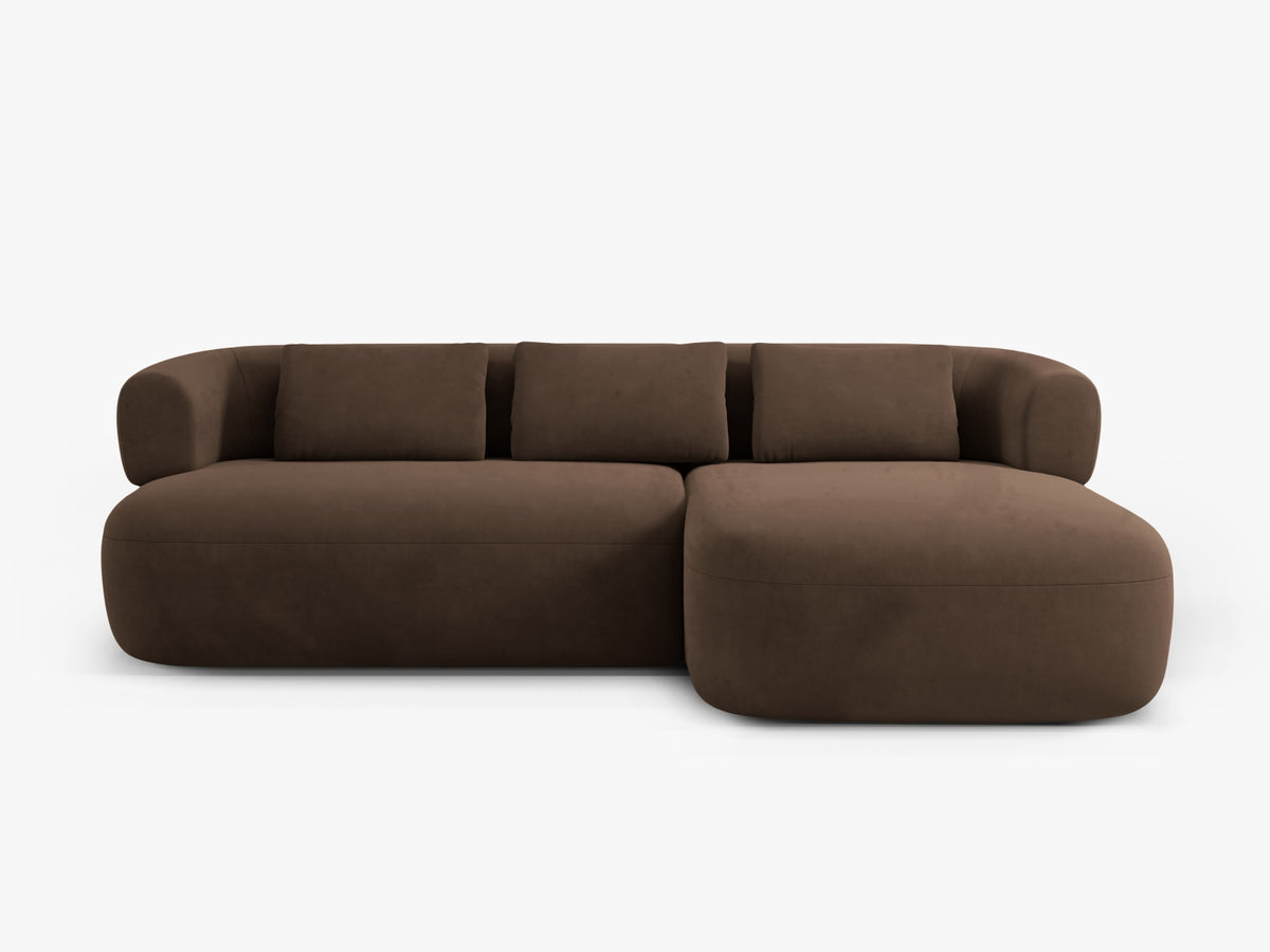 Jenny Velour Ecksofa rechts 5 Sitzer in Chocolate-Salvador präsentiert im Onlineshop von KAQTU Design AG. L-Sofa rechts ist von Micadoni