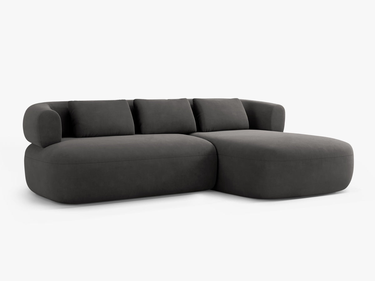Jenny Velour Ecksofa rechts 5 Sitzer in Dark Grey-Salvador präsentiert im Onlineshop von KAQTU Design AG. L-Sofa rechts ist von Micadoni