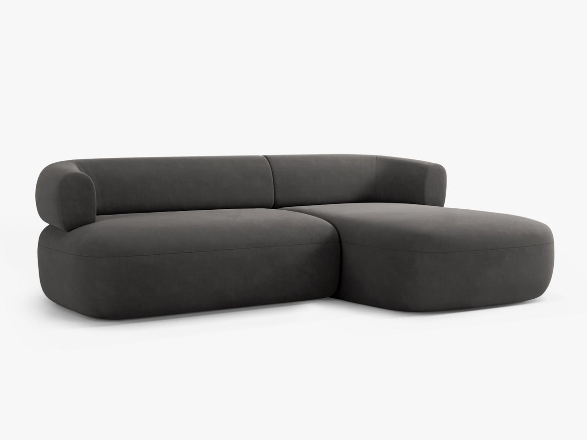 Jenny Velour Ecksofa rechts 5 Sitzer in Dark Grey-Salvador präsentiert im Onlineshop von KAQTU Design AG. L-Sofa rechts ist von Micadoni