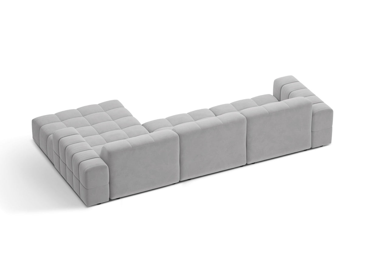Ecksofa Jennifer von Micadoni in leichtem Beige, L-Form mit rechter Ausrichtung, Bluvel-Stoff und schwarzen Kunststoffbeinen.