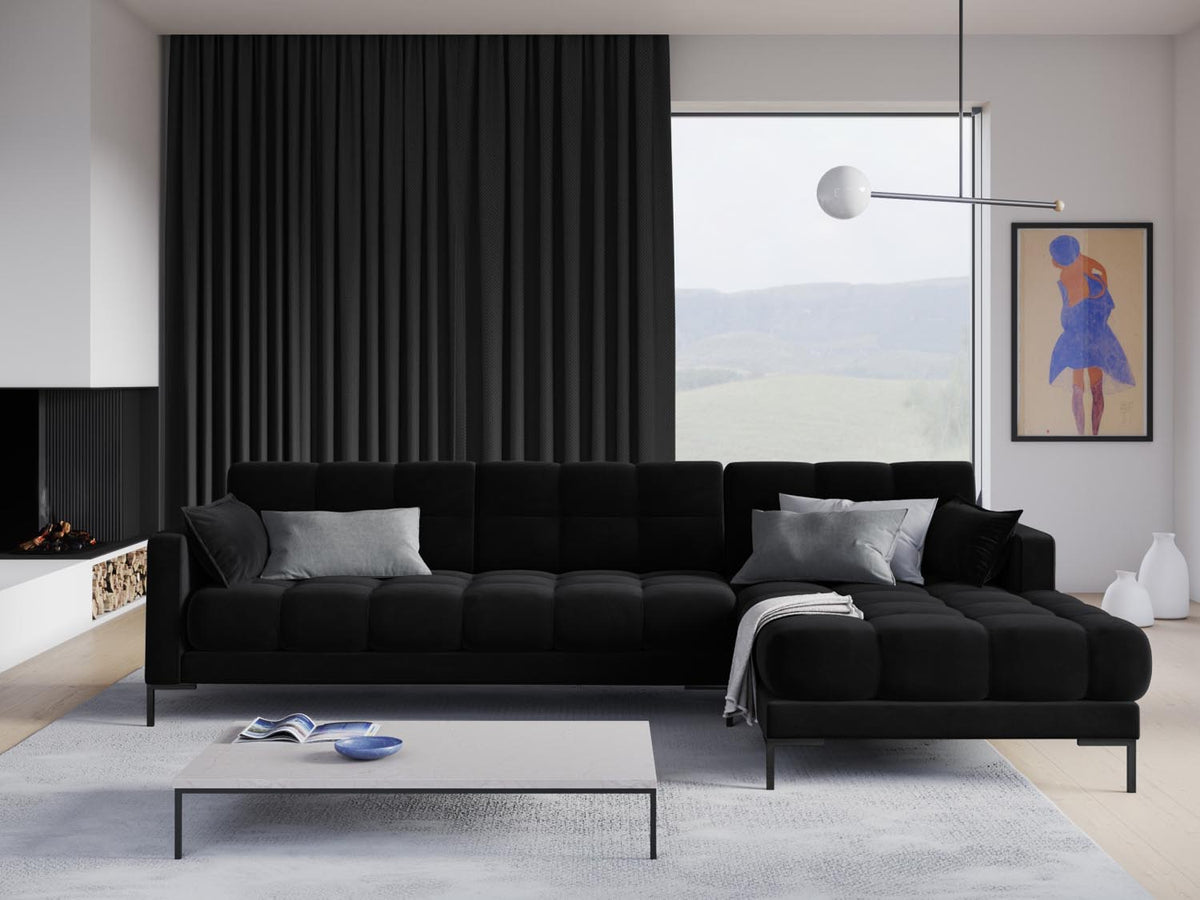 Mamaia Velour Ecksofa rechts 5 Sitzer in Black/Schwarz-Bluvel präsentiert im Onlineshop von KAQTU Design AG. L-Sofa rechts ist von Micadoni