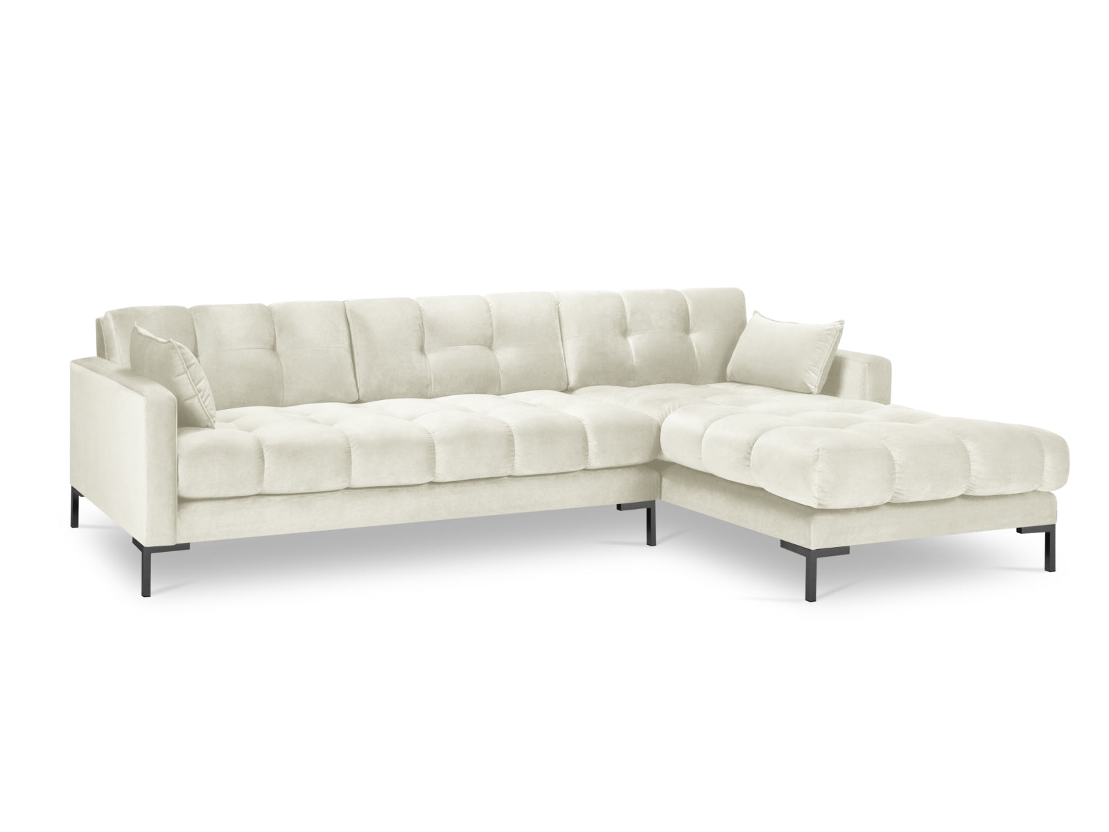 Erleben Sie das Mamaia Velour Ecksofa rechts von Micadoni – ein 5-Sitzer, der Stil, Komfort und Funktionalität vereint und Ihr Wohnzimmer aufwertet.