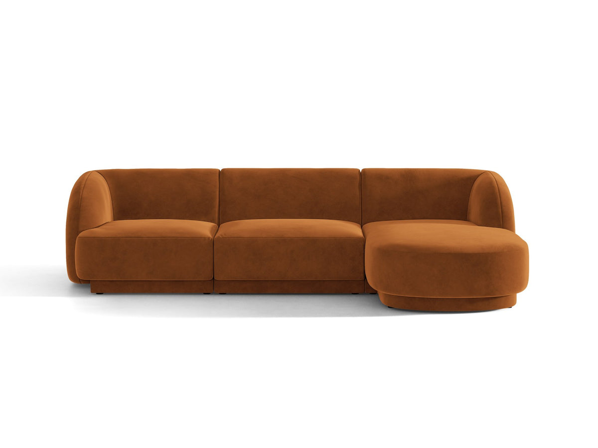 Dunkelbeiges L-Sofa Miley von Micadoni mit Bluvel-Stoffbezug, schwarzen Kunststoffbeinen und modularer Bauweise, rechts ausgerichtet.