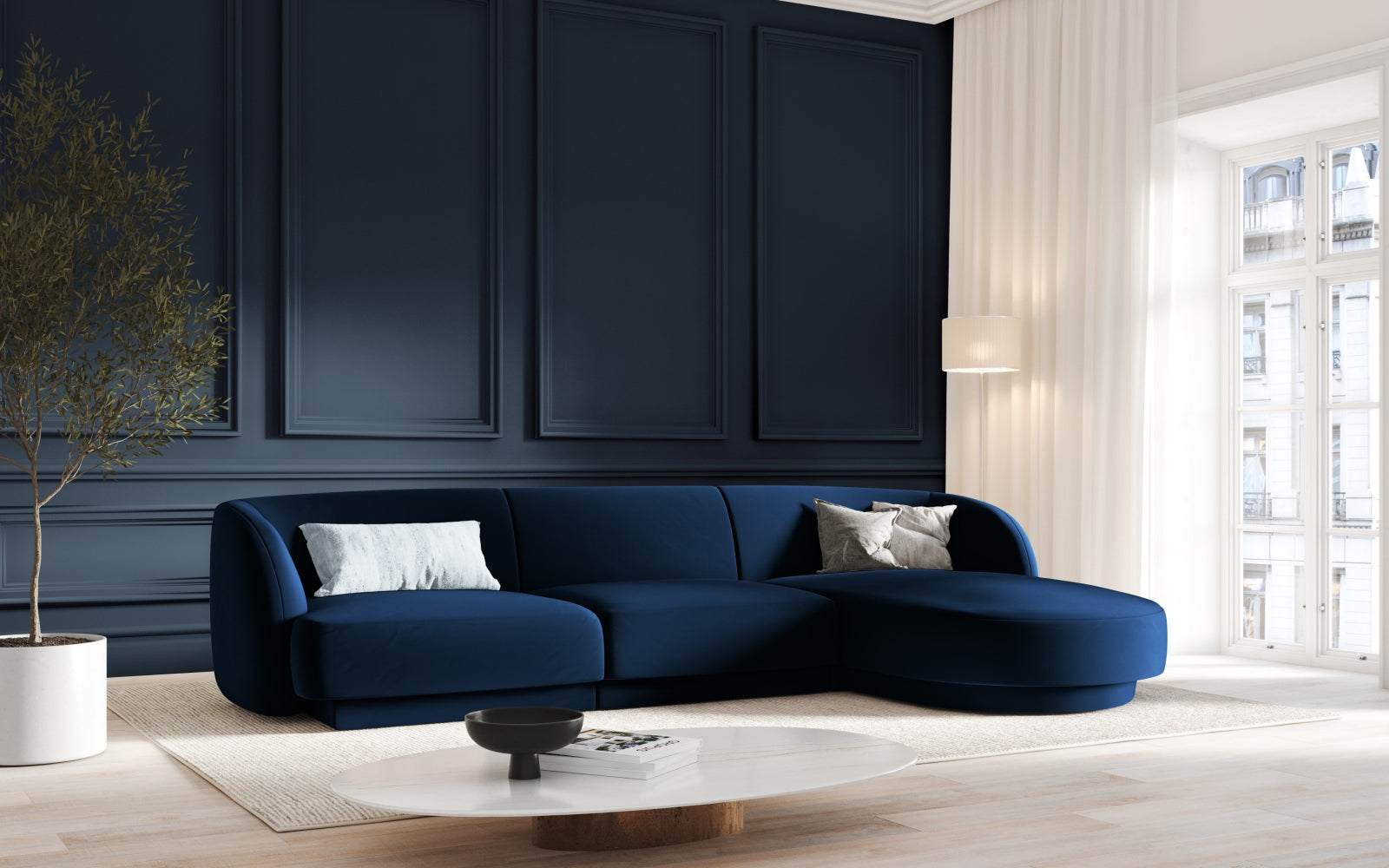 Elegantes Miley Velour Ecksofa in Royal Blue, 4-Sitzer, rechtsseitig, ideal für stilvolle Wohnräume, präsentiert von Micadoni.