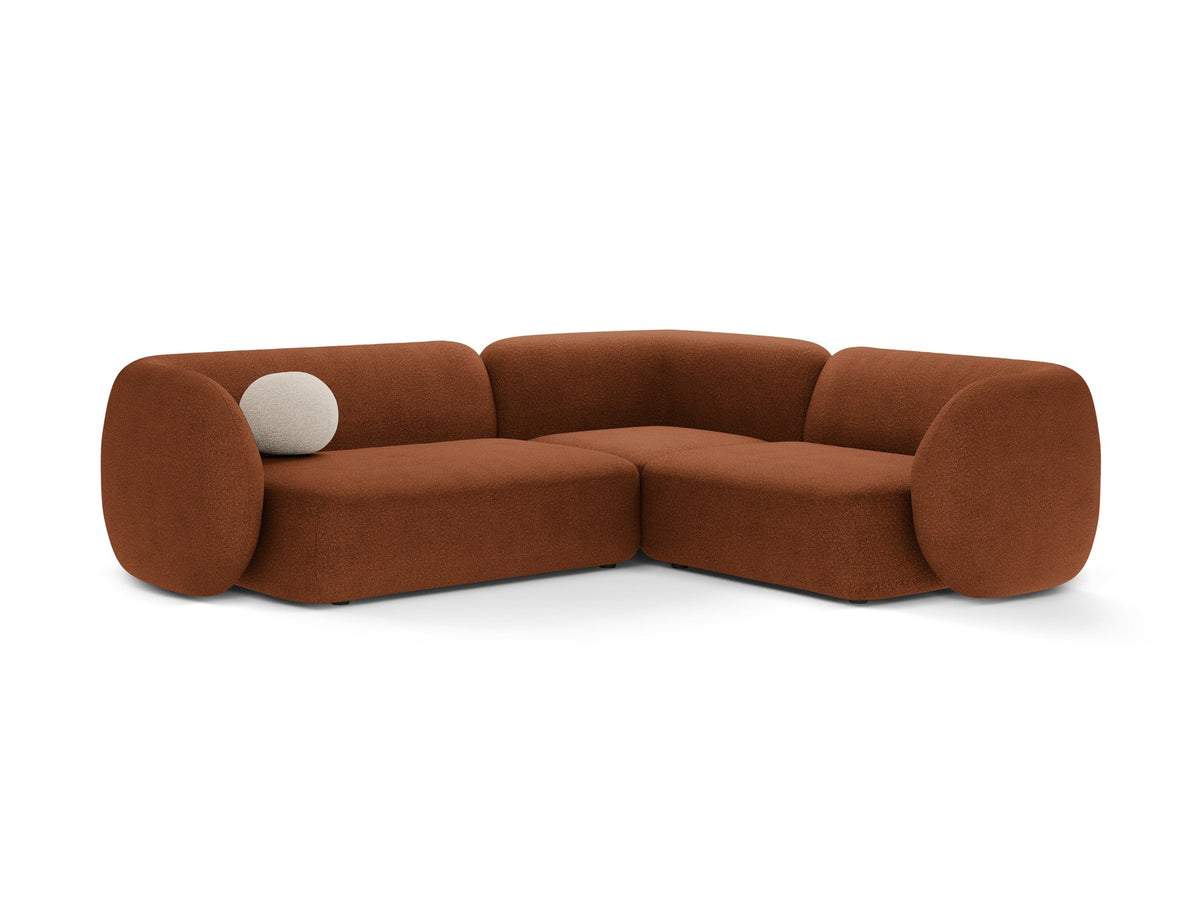 Weisses Ecksofa rechts von Micadoni aus der Kate-Serie mit strukturiertem Bouclé-Stoff, schwarzen Kunststoffbeinen und modularem Aufbau.