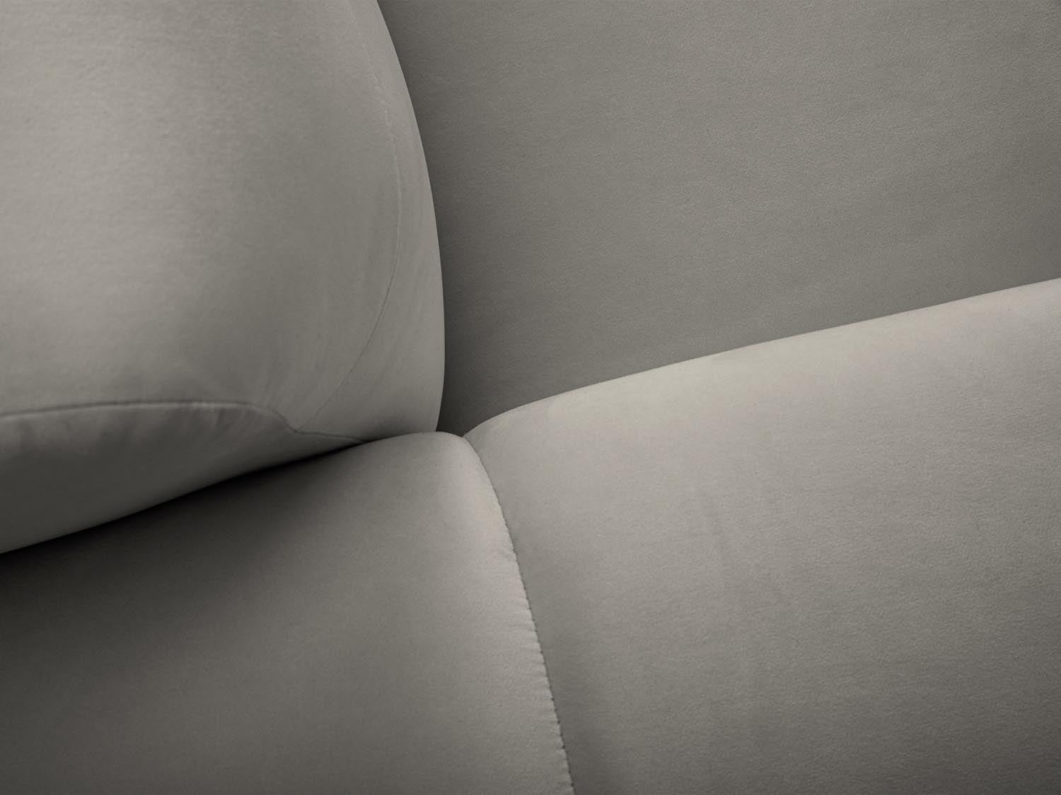 Elegantes Kendal Velour Ecksofa in dunklem Grau, 6-Sitzer von Micadoni, ideal für entspannte Stunden und geschmackvolle Wohnräume.