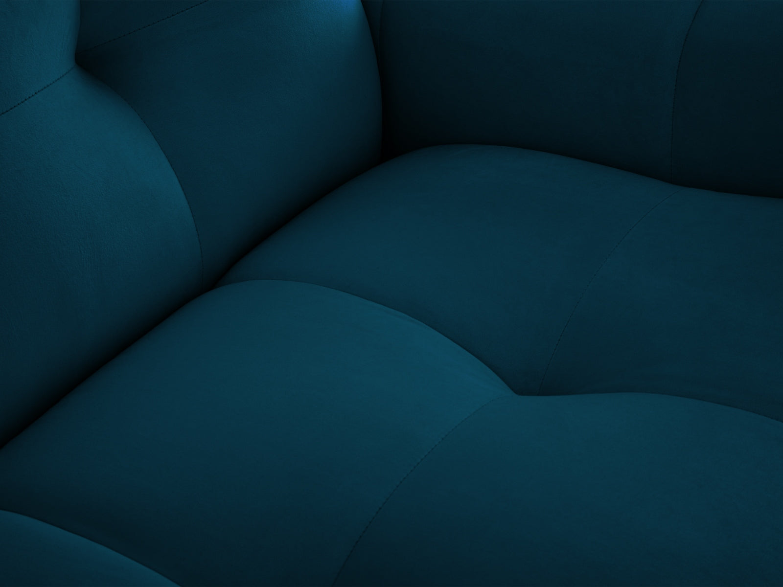 Modernes Kendal Velour Ecksofa in edlem Navy Blue, 6-Sitzer, perfekt für gemütliche Abende und stilvolle Einrichtungsideen.