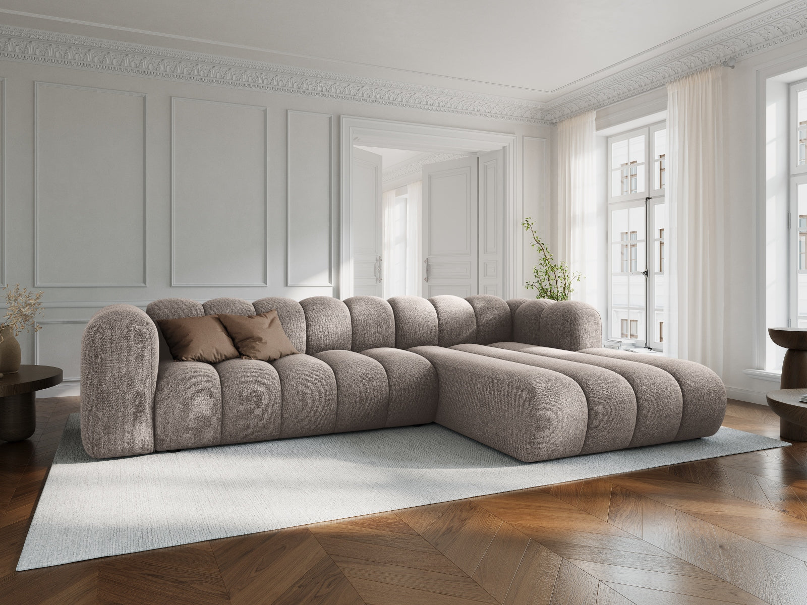 Entdecken Sie das elegante Lupine Ecksofa von Micadoni – ein flexibles 4-Sitzer-Modell, das Komfort und Stil in Ihr Wohnzimmer bringt.