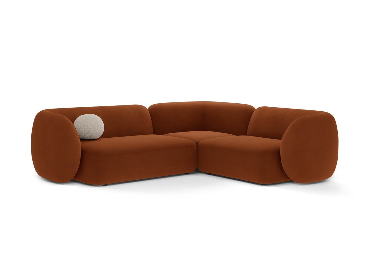 Weisses Ecksofa rechts von Micadoni aus der Kate-Serie mit strukturiertem Bouclé-Stoff, schwarzen Kunststoffbeinen und modularem Aufbau.