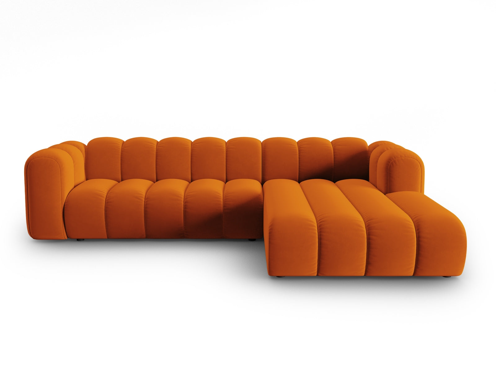 Lupine Velour modulares Ecksofa rechts 4 Sitzer in Terracotta präsentiert im Onlineshop von KAQTU Design AG. Ecksofa rechts ist von Micadoni