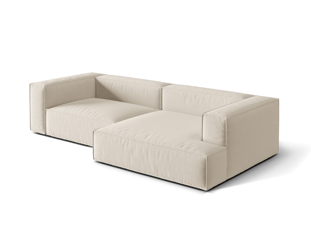 Nuria Velour Modular Ecksofa rechts 4 Sitzer in Beige-Paris präsentiert im Onlineshop von KAQTU Design AG. L-Sofa rechts ist von Micadoni