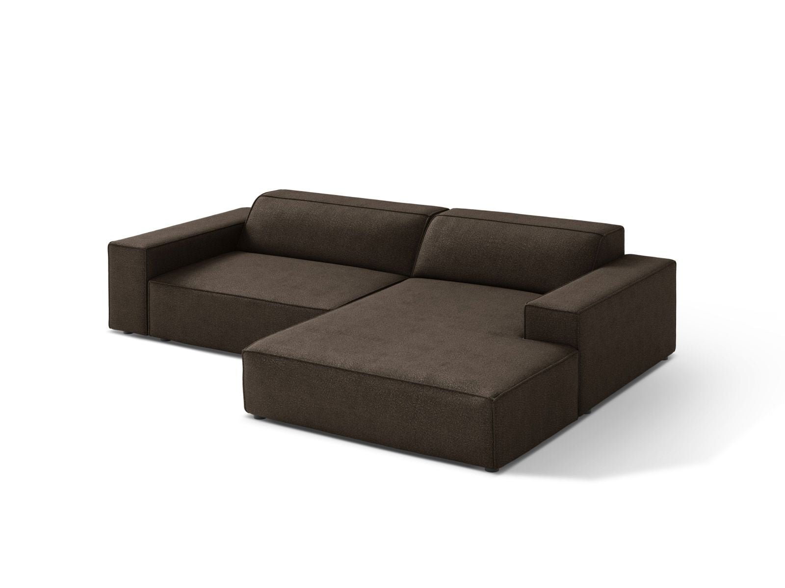 Elegantes, braunes Jodie Boucle Ecksofa mit 3 Sitzen, ideal für stilvolle Wohnräume, präsentiert von Micadoni.