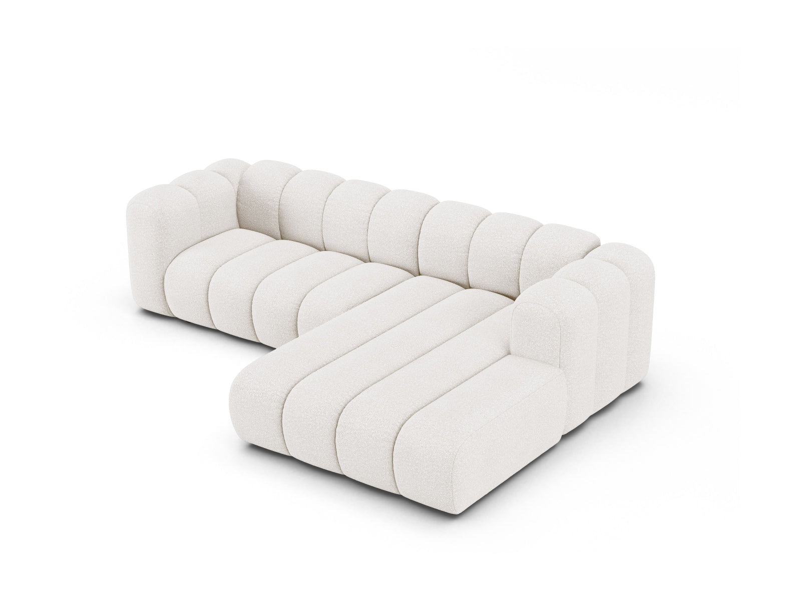 Modernes 4-Sitzer Ecksofa Lupine Boucle in hellem Beige, perfekt für gemütliche Wohnzimmer, erhältlich bei Micadoni.