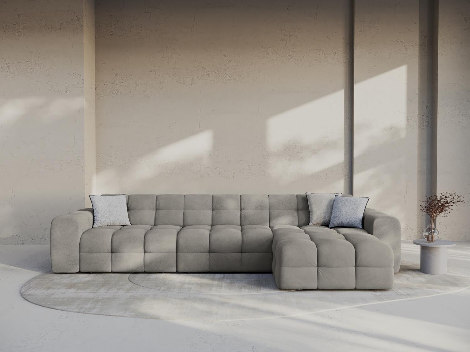 Erleben Sie das Kendal Velour Ecksofa rechts 5 Sitzer von Micadoni – elegantes Design, grosszügige Sitzfläche und unvergleichlicher Komfort für Ihr Wohnzimmer.