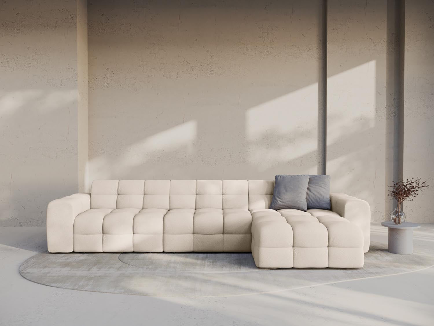 Beige Kendal Ecksofa rechts, 5-Sitzer, stilvolles L-Sofa von Micadoni, ideal für moderne Wohnräume, bequem und elegant.
