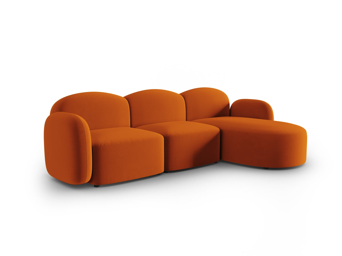 Blair Velour Ecksofa rechts 4 Sitzer in Terracotta-Casino präsentiert im Onlineshop von KAQTU Design AG. L-Sofa rechts ist von Micadoni