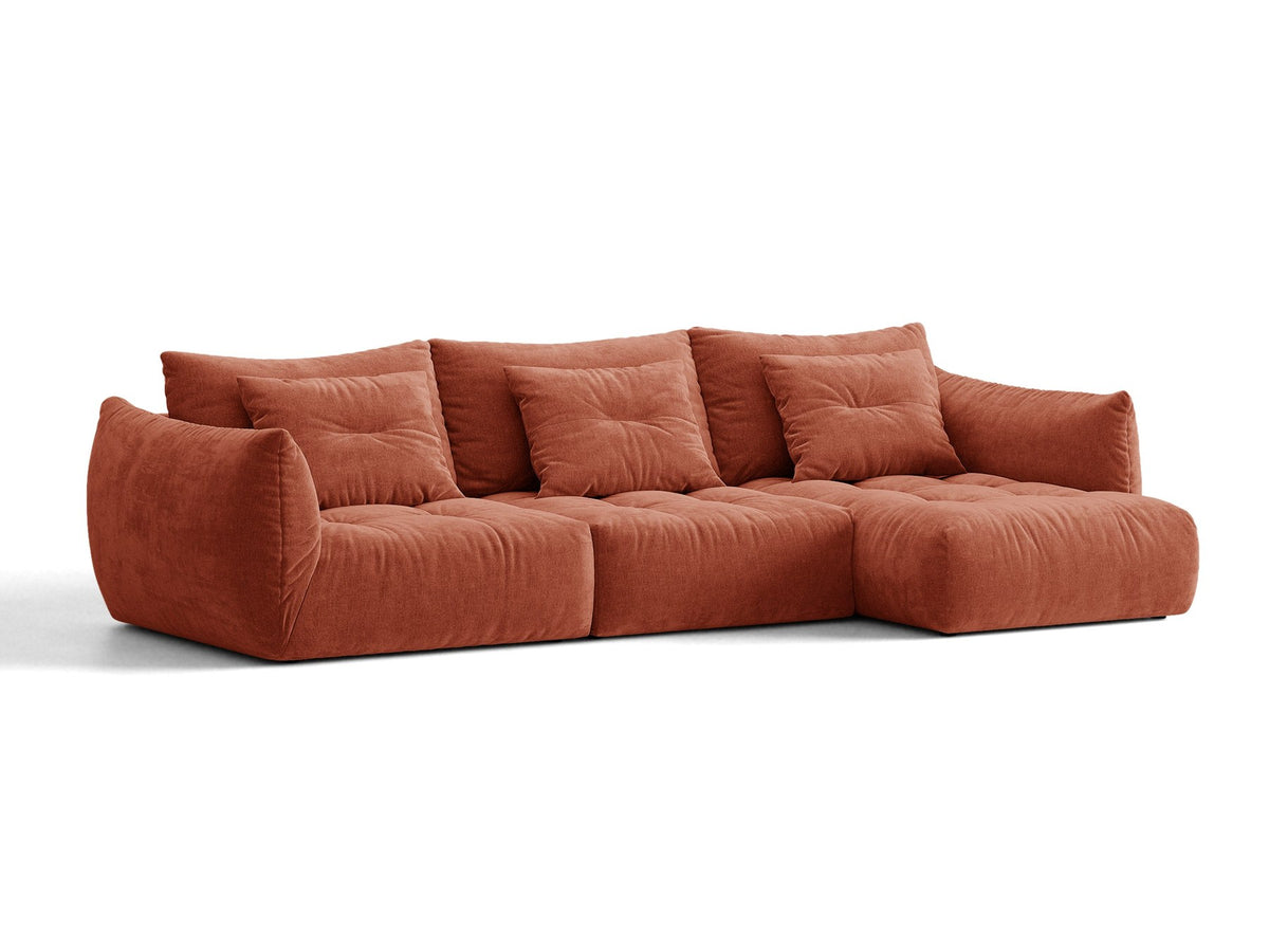 Beiges L-Sofa rechts Bloom von Micadoni mit Veloursstoff-Bezug Casino Pearl, schwarzen Kunststoffbeinen und sichtbarem Staufach unter der Sitzfläche.