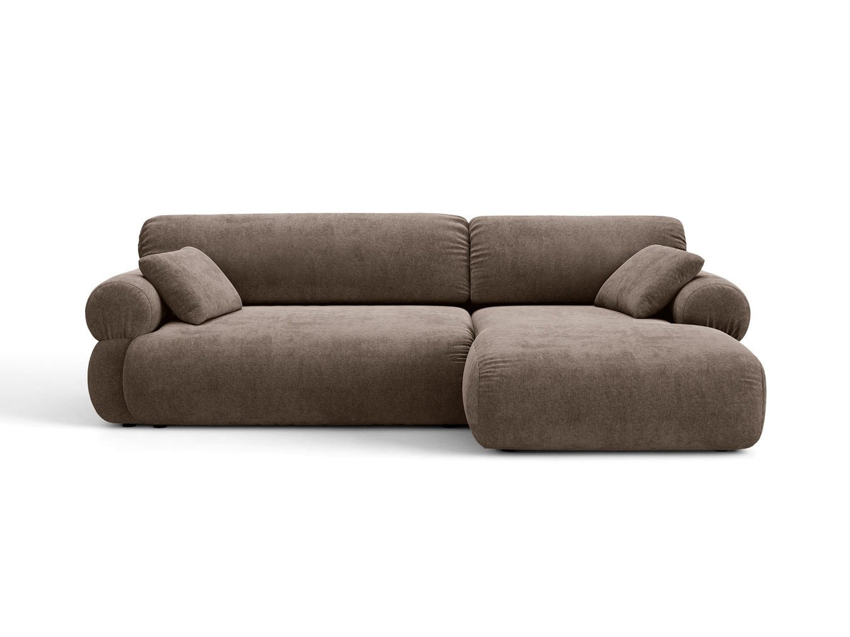 Beiges L-Sofa Ophelia von Micadoni mit Liberty-Stoffbezug, schwarzen Kunststoffbeinen und niedriger Rückenlehne, Ausrichtung rechts.